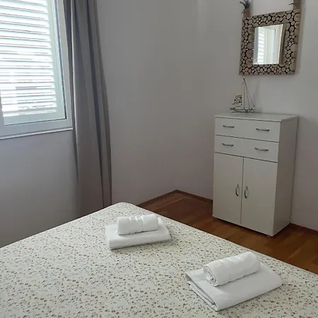 Διαμέρισμα With A Parking Space Zivogosce - Blato, Makarska - 22253