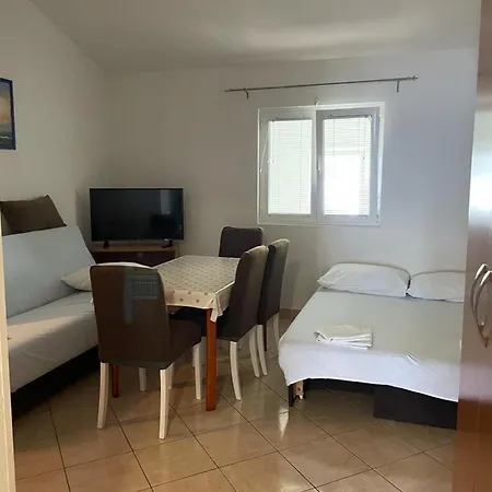 With A Parking Space Zivogosce - Blato, Makarska - 22253 アパート ポドゥゴラ