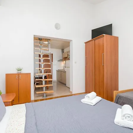 With Parking Space Zivogosce - Blato, Makarska - 22253 * Podgora (Split-Dalmatia)