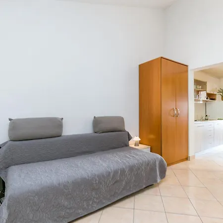 With Parking Space Zivogosce - Blato, Makarska - 22253 Lägenhet Podgora (Split-Dalmatia)
