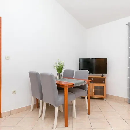 With Parking Space Zivogosce - Blato, Makarska - 22253 Podgora (Split-Dalmatia)